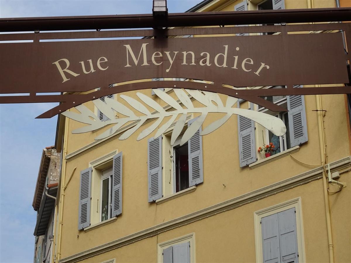 Apartment Rue St Antoine Cannes Bagian luar foto